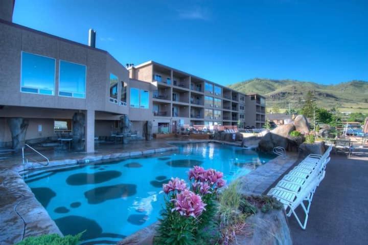 Grandview Lake Chelan- Waterfront View, Pool, Hot Tub, Golf, 1 Min To Downtown ภายนอก รูปภาพ