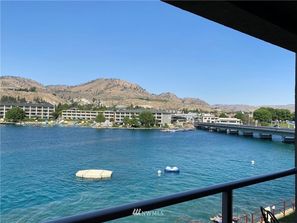 Grandview Lake Chelan- Waterfront View, Pool, Hot Tub, Golf, 1 Min To Downtown ภายนอก รูปภาพ