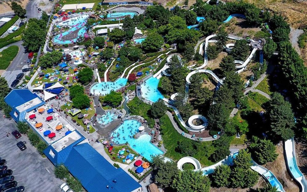 Grandview Lake Chelan- Waterfront View, Pool, Hot Tub, Golf, 1 Min To Downtown ภายนอก รูปภาพ