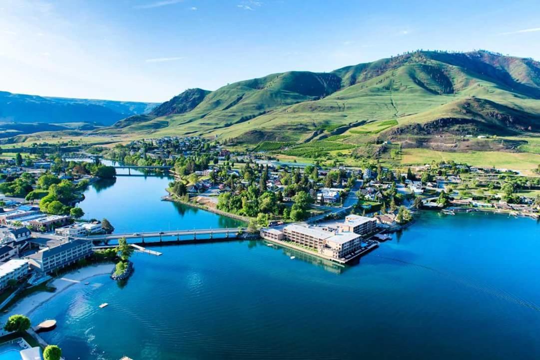 Grandview Lake Chelan- Waterfront View, Pool, Hot Tub, Golf, 1 Min To Downtown ภายนอก รูปภาพ
